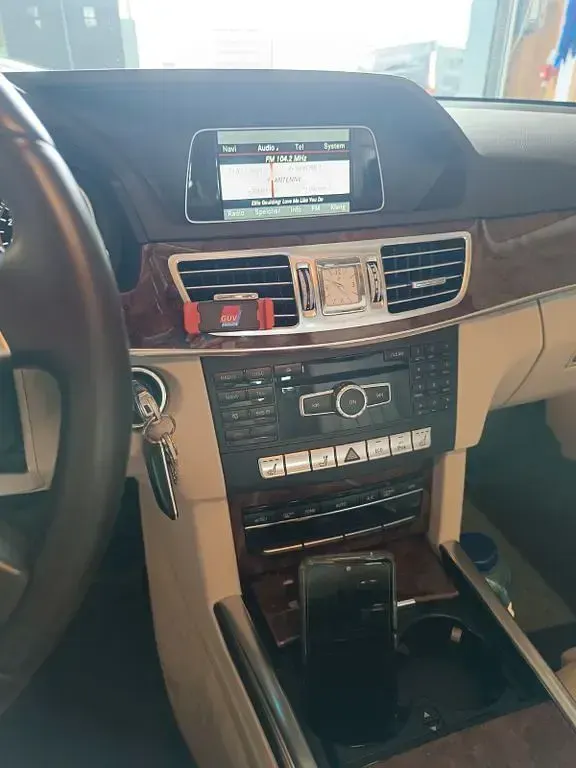 Gebraucht Mercedes E400 333 PS (244 kW) 2013 Braun Limousine
