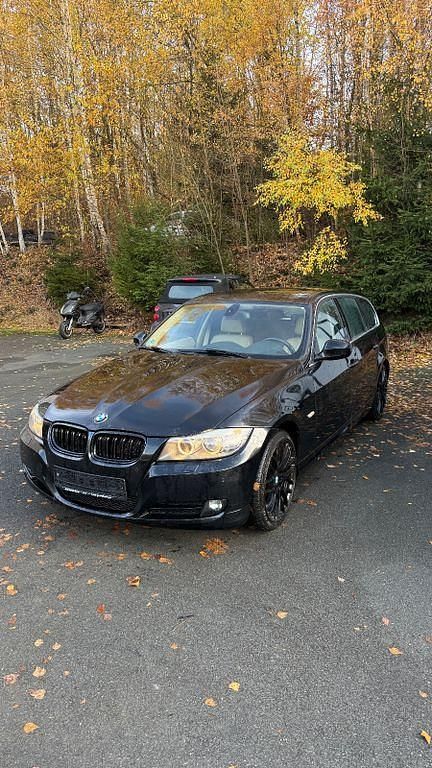 Schwarz Gebraucht 2010 BMW 325 Sport Line Kombi | 5.000 € (Superpreis) - Bild 1/4