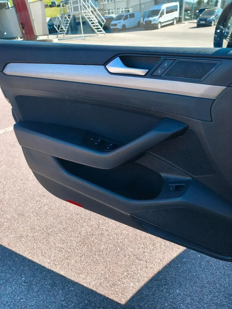 Usata VW Passat 140 CV (102 kW) 2019 Grigio Station wagon