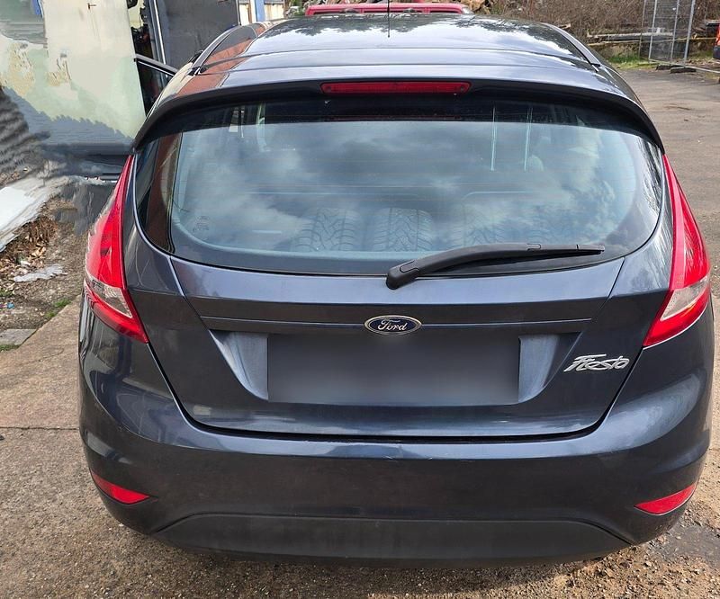 Gebraucht Ford Fiesta Trend 82 PS (60 kW) 2010 Grau Kleinwagen