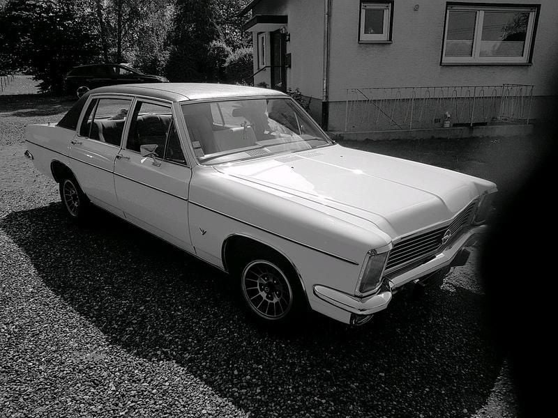 Weiß Gebraucht 1969 Opel Diplomat Limousine | 42.500 € - Bild 1/4