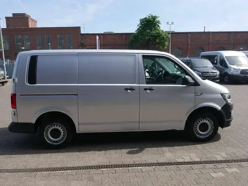 Gebraucht VW T6 150 PS (110 kW) 2018 Silber Van