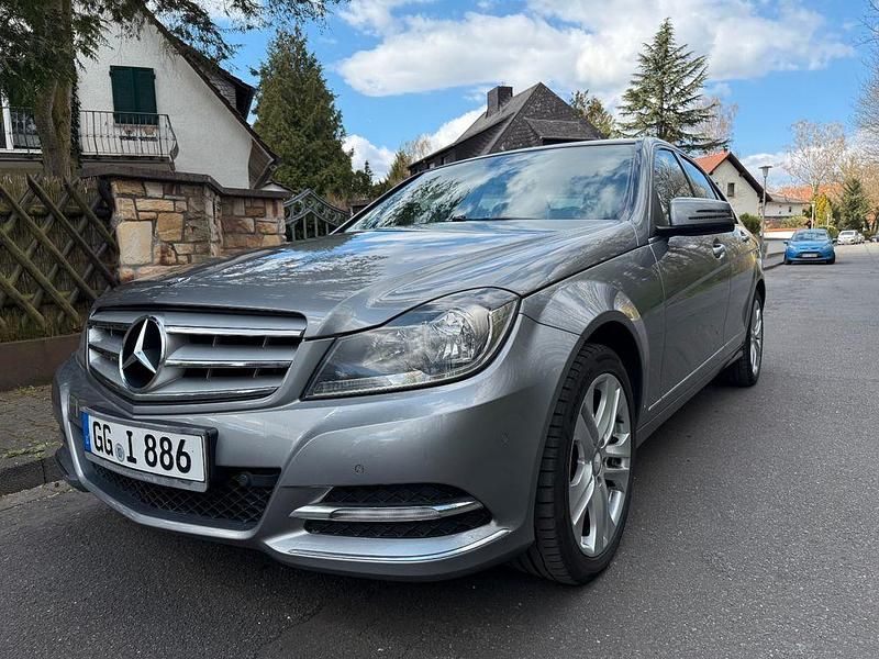 Grau Gebraucht 2012 Mercedes C180 Avantgarde Limousine | 7.900 € (Guter Preis) - Bild 1/4