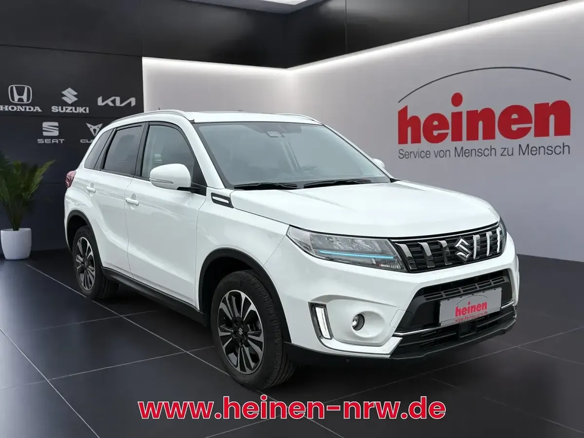 Gebraucht Suzuki Vitara Comfort+ 129 PS (94 kW) 2023 Weiß SUV