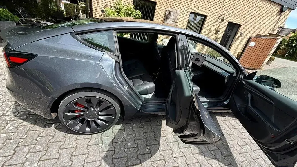 Gebraucht Tesla Model 3 377 kW (513 PS) 2022 Grau Limousine