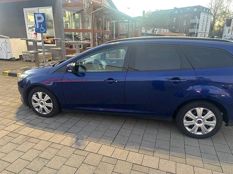 Używany Ford Focus 125 KM (91 kW) 2016 Niebieski Kombi