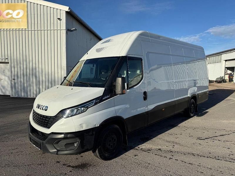 Gebraucht Iveco Daily 136 PS (100 kW) 2020 Weiß Limousine