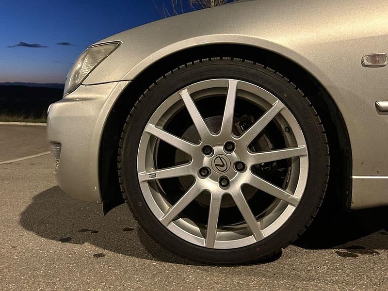 Gebraucht Lexus IS200 155 PS (114 kW) 2004 Silber Limousine