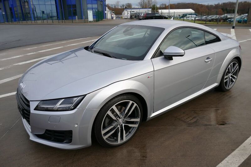 Silber Gebraucht 2015 Audi TT S-Line Coupé | 27.490 € (Teuer) - Bild 1/4