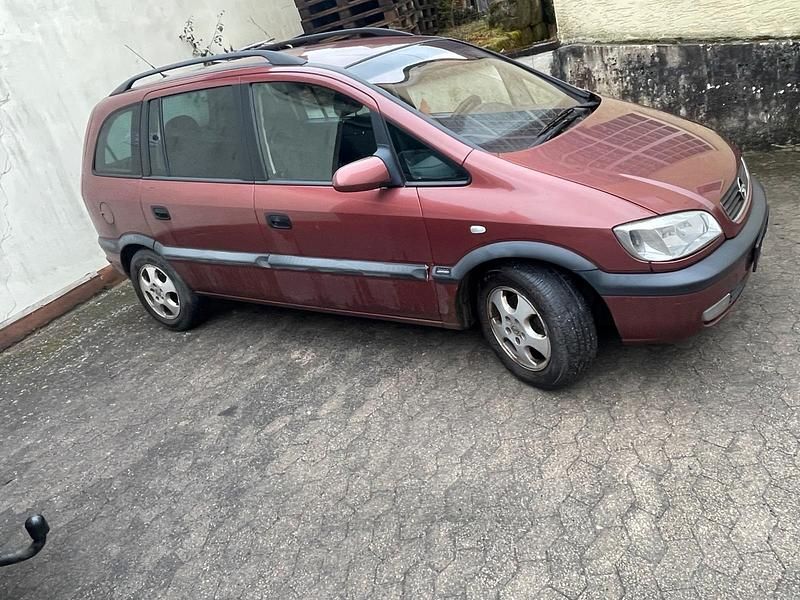 Gebraucht Opel Zafira Edition 100 PS (73 kW) 2000 Braun Van / Kleinbus