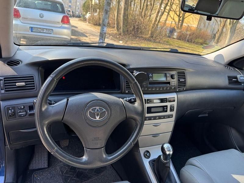 Gebraucht Toyota Corolla 110 PS (80 kW) 2003 Blau Limousine