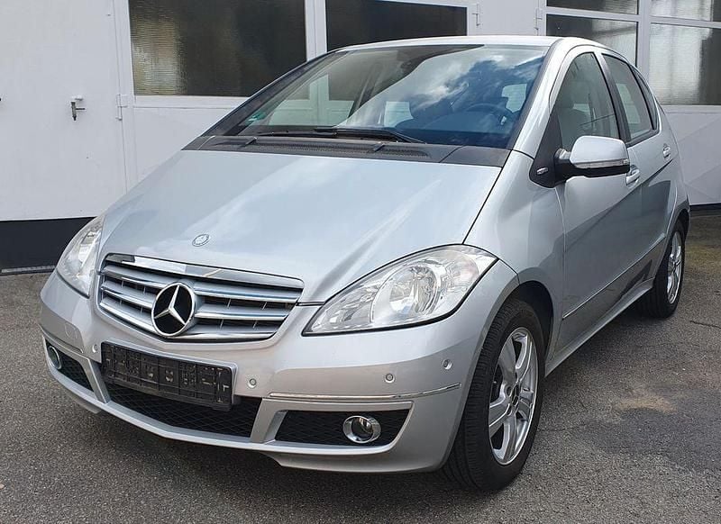 Silber Gebraucht 2010 Mercedes A160 Avantgarde Van / Kleinbus | 3.850 € (Guter Preis) - Bild 1/4