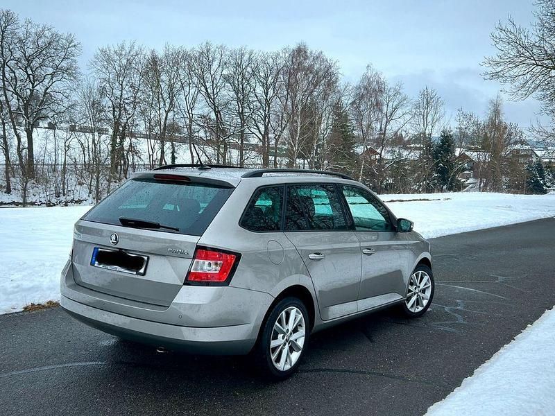 Gebraucht Skoda Fabia Style 95 PS (69 kW) 2018 Grau Kombi