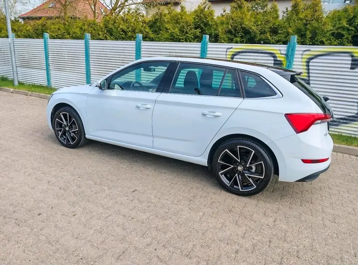Gebraucht Skoda Scala 150 PS (110 kW) 2024 Weiß Kleinwagen