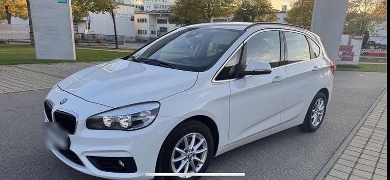 Schwarz Gebraucht 2015 BMW 218 Active Tourer Luxury Line Van / Kleinbus | 6.900 € (Superpreis) - Bild 1/4