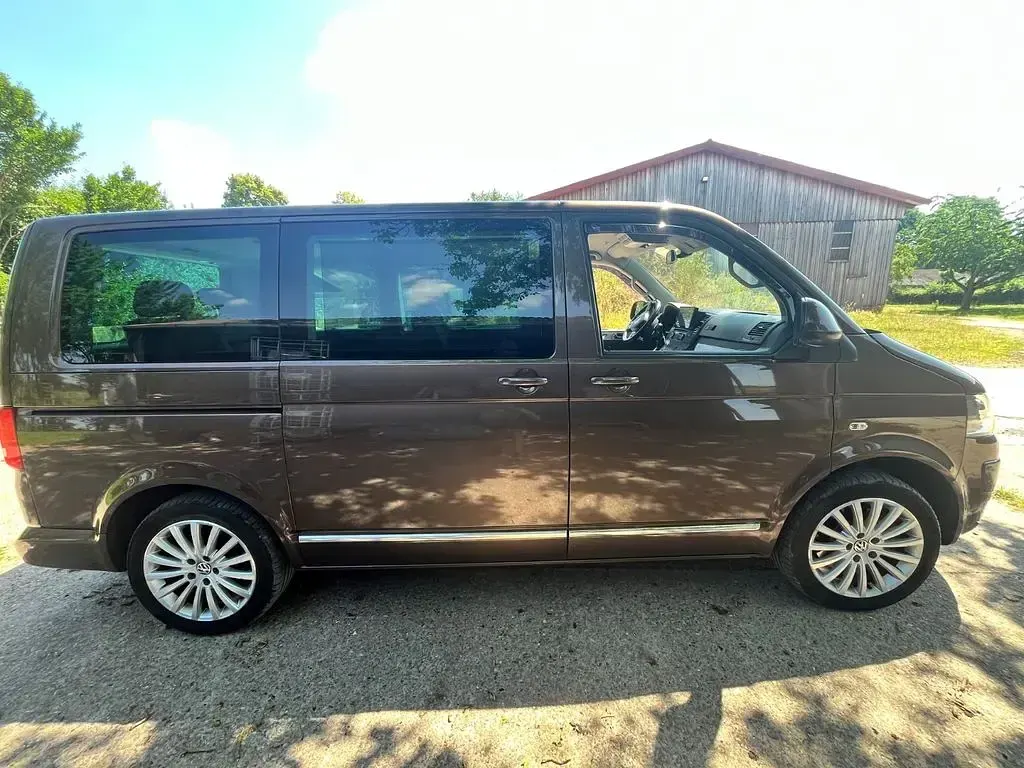 Gebraucht VW Multivan Highline 179 PS (131 kW) 2013 Braun Van / Kleinbus