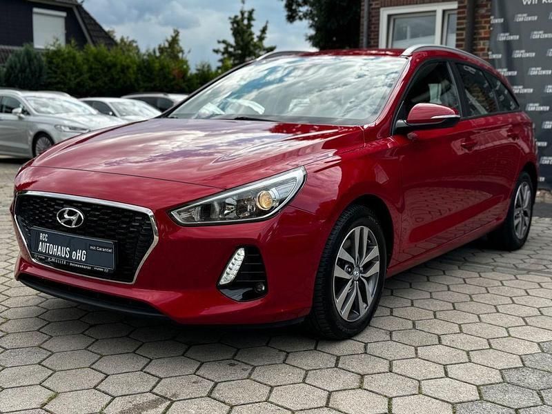 Rot Gebraucht 2017 Hyundai i30 Trend Kombi | 10.940 € (Fairer Preis) - Bild 1/4