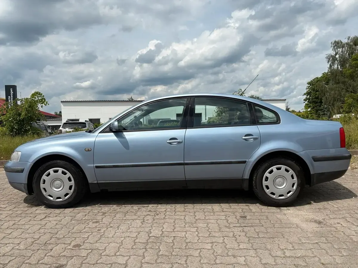 Gebraucht VW Passat 101 PS (74 kW) 1999 Blau Limousine