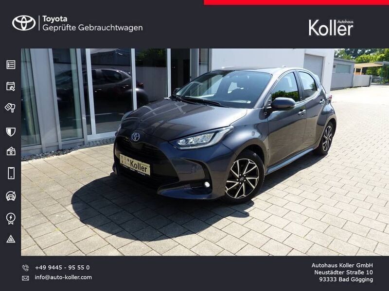 Grau Gebraucht 2022 Toyota Yaris Hybrid Team Limousine | 18.500 € (Guter Preis) - Bild 1/4