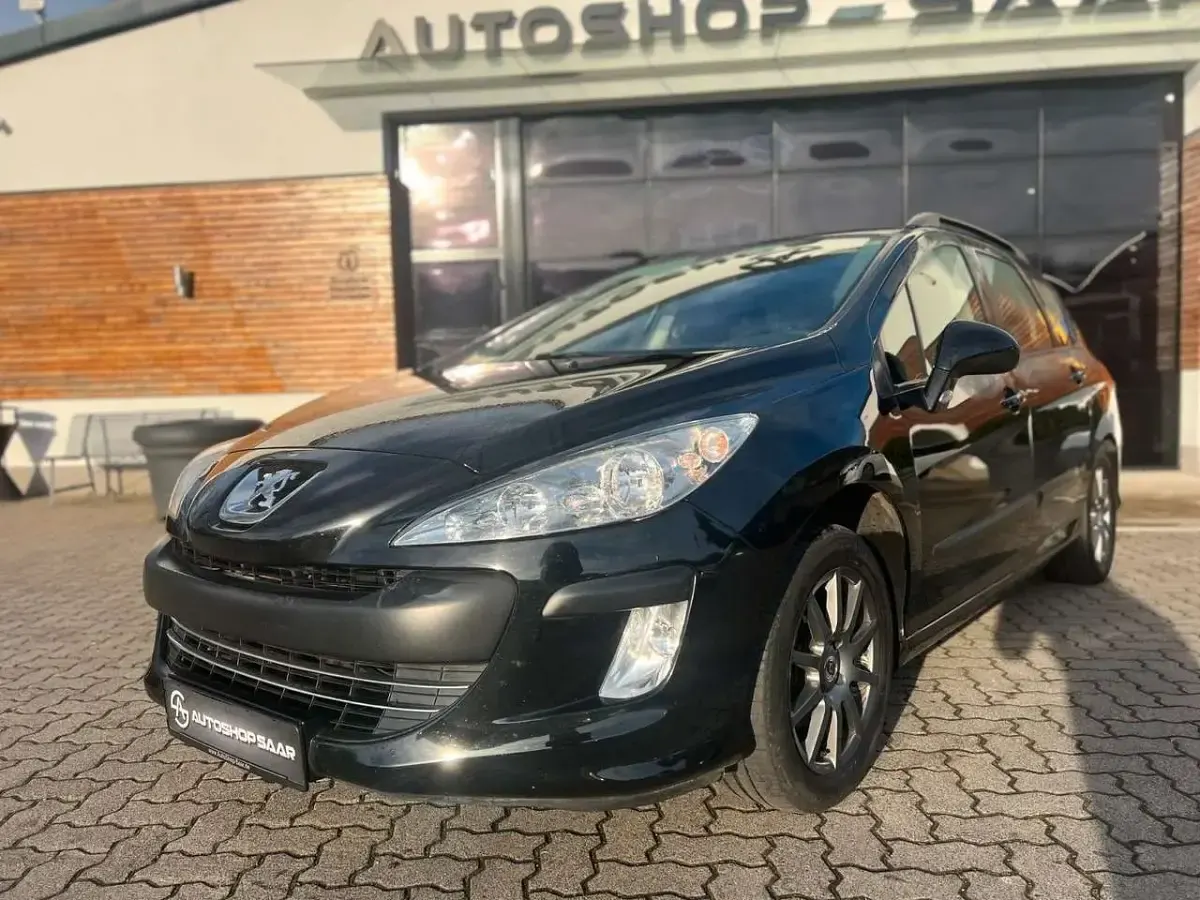 Gebraucht Peugeot 308 SW Tendance 120 PS (88 kW) 2011 Lackierung schwarz perla nera/ Kombi