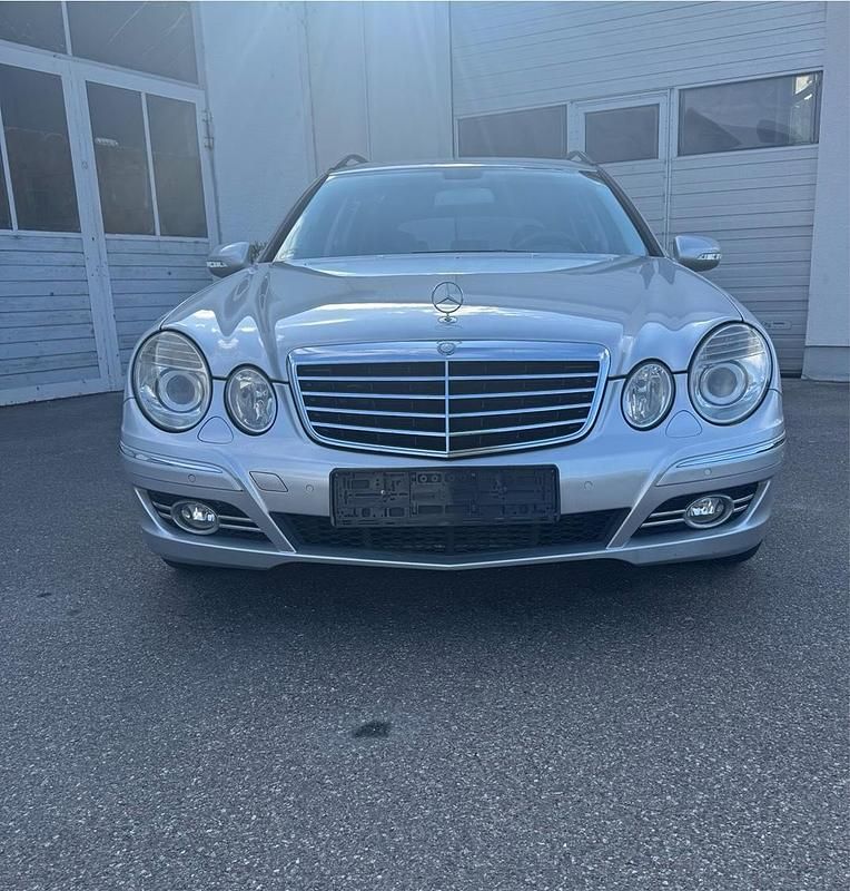 Silber Gebraucht 2006 Mercedes E200 Avantgarde Kombi | 6.850 € (Fairer Preis) - Bild 1/4