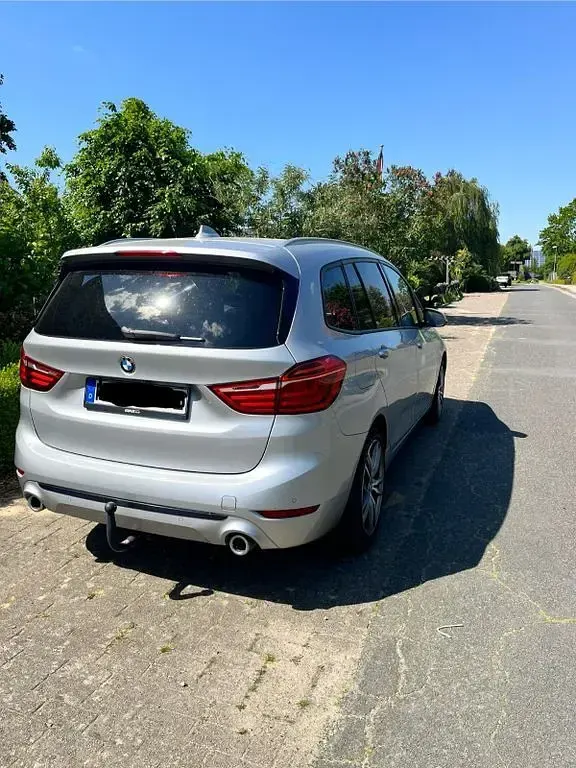 Gebraucht BMW 220 Gran Tourer Sport Line 190 PS (139 kW) 2018 Silber Van / Kleinbus