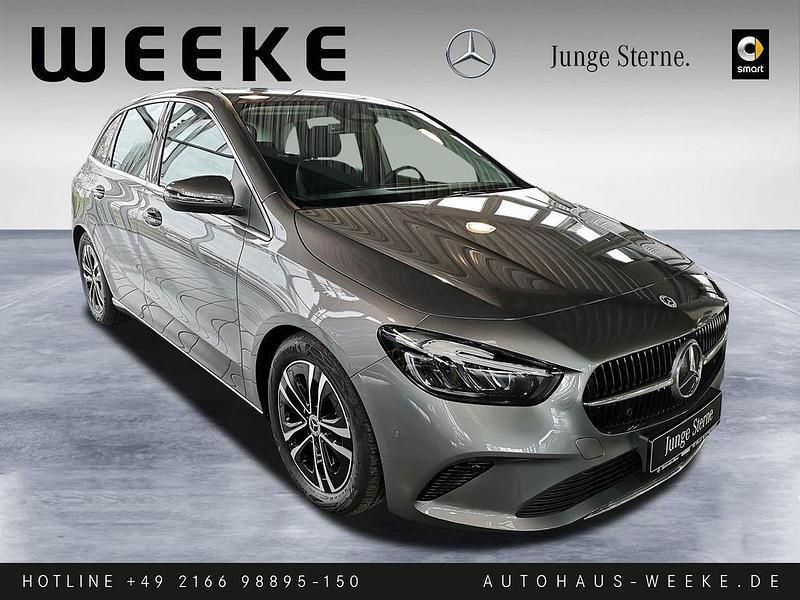 Gebraucht Mercedes B200 Advanced 163 PS (119 kW) 2024 Mountaingrau Van / Kleinbus