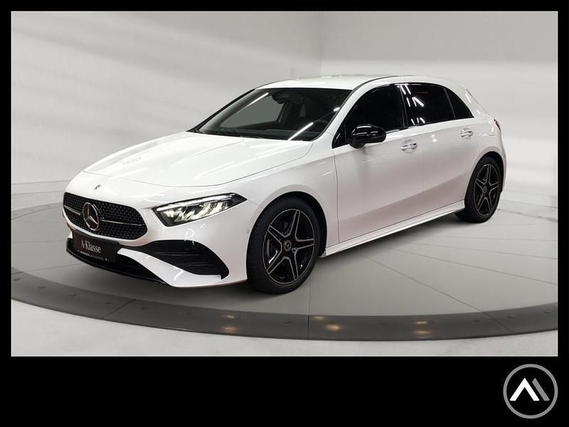 Weiß unilack polarweiß Gebraucht 2024 Mercedes A180 AMG Limousine | 30.549 € (Fairer Preis) - Bild 1/4