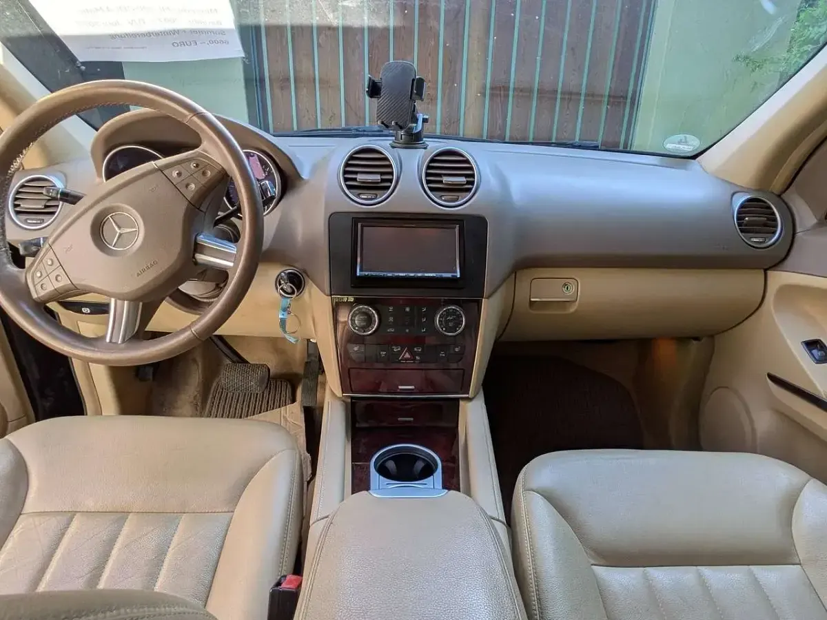 Gebraucht Mercedes ML320 224 PS (164 kW) 2007 Braun SUV