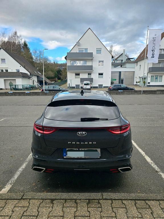 Gebraucht Kia ProCeed GT 204 PS (150 kW) 2019 Grau Kombi