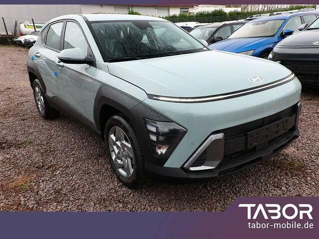 Neu Hyundai Kona Select 139 PS (102 kW) 2025 Grün SUV