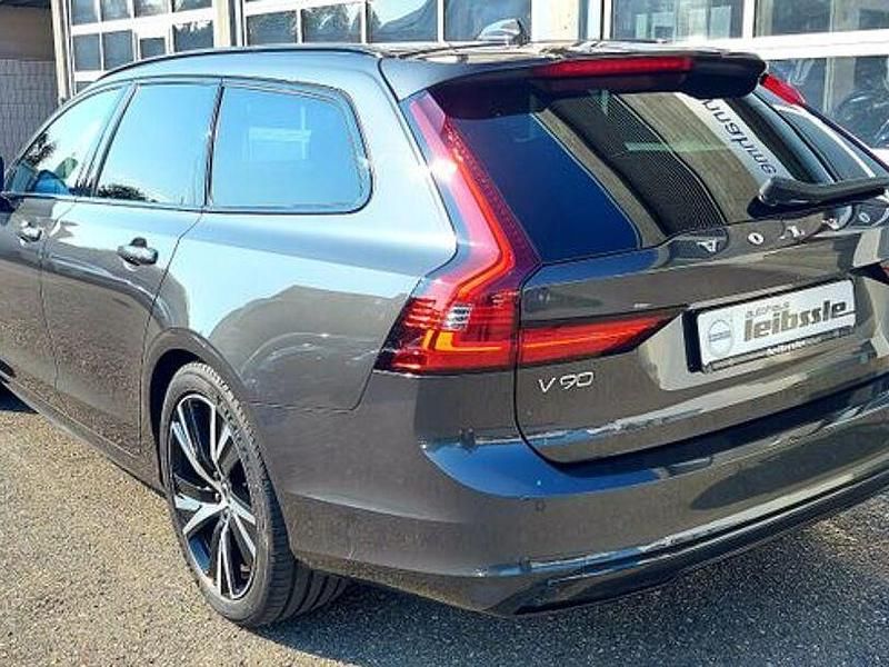 Gebraucht Volvo V90 Plus 197 PS (144 kW) 2022 Platinum grey / metallic Kombi