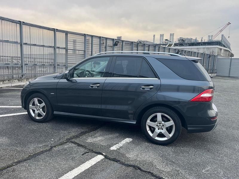 Gebraucht Mercedes ML350 258 PS (189 kW) 2012 Grau SUV
