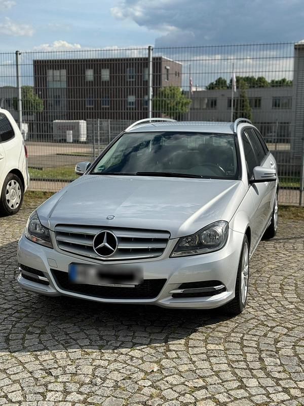 Silber Gebraucht 2013 Mercedes C220 Kombi | 9.200 € (Fairer Preis) - Bild 1/4