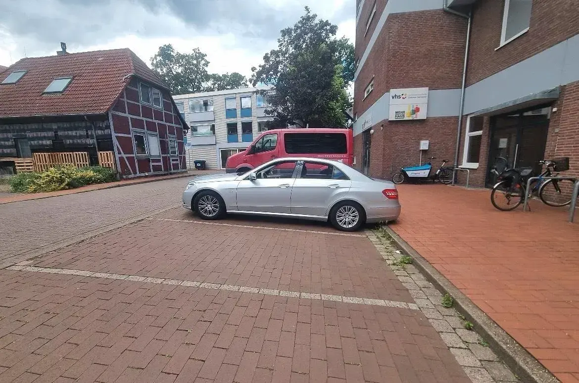 Gebraucht Mercedes E300 231 PS (169 kW) 2011 Silber Limousine