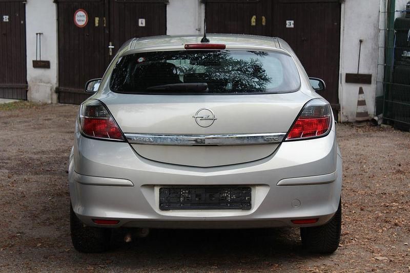 Gebraucht Opel Astra GTC Edition+ 105 PS (77 kW) 2006 Silber Coupé