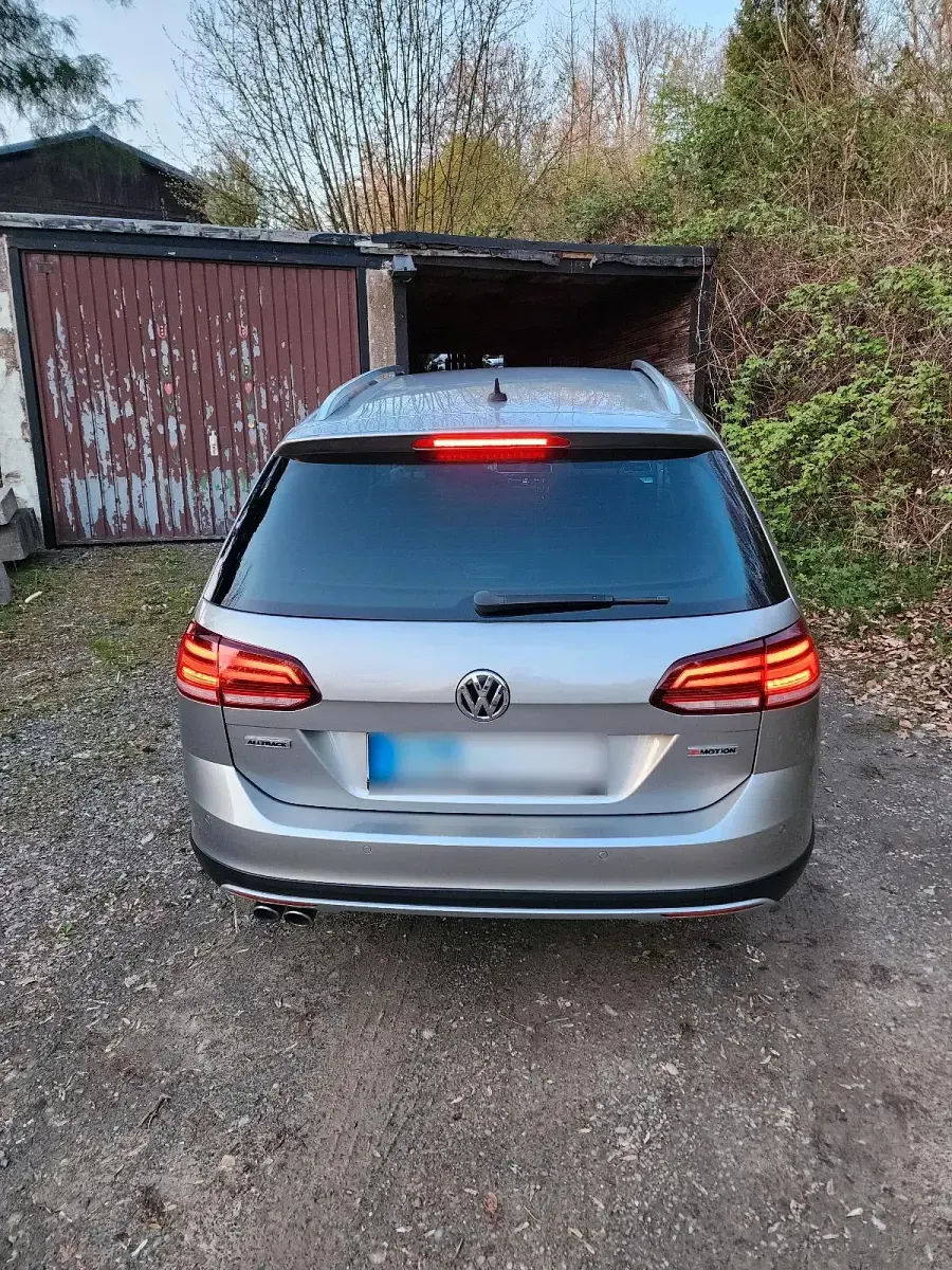 Gebraucht VW Golf Alltrack 184 PS (135 kW) 2017 Andere farben Kombi