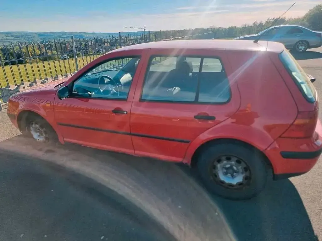Gebraucht VW Golf III 90 PS (66 kW) 1999 Rot Limousine