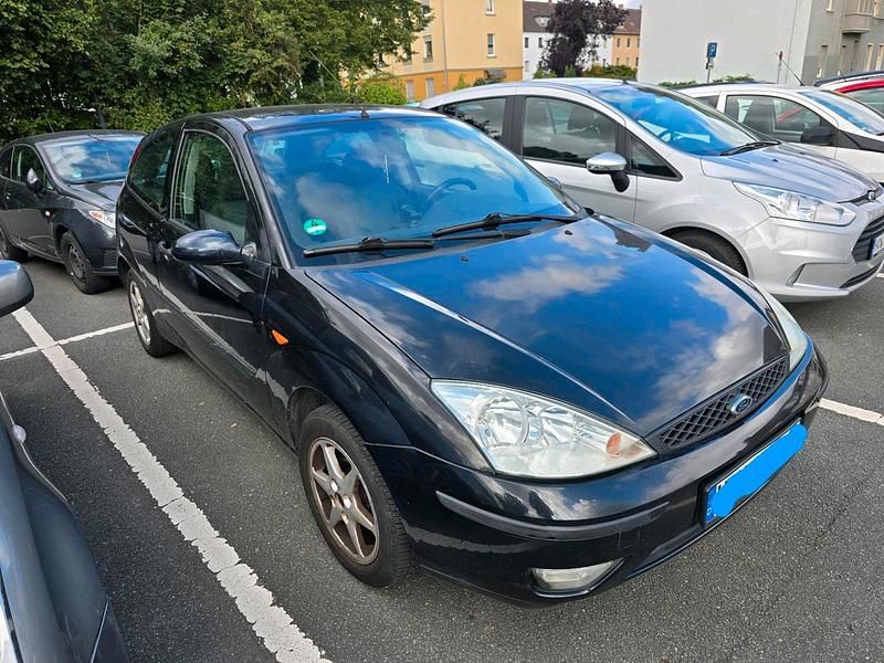 Schwarz Gebraucht 2003 Ford Focus Kleinwagen | 500 € (Guter Preis) - Bild 1/4