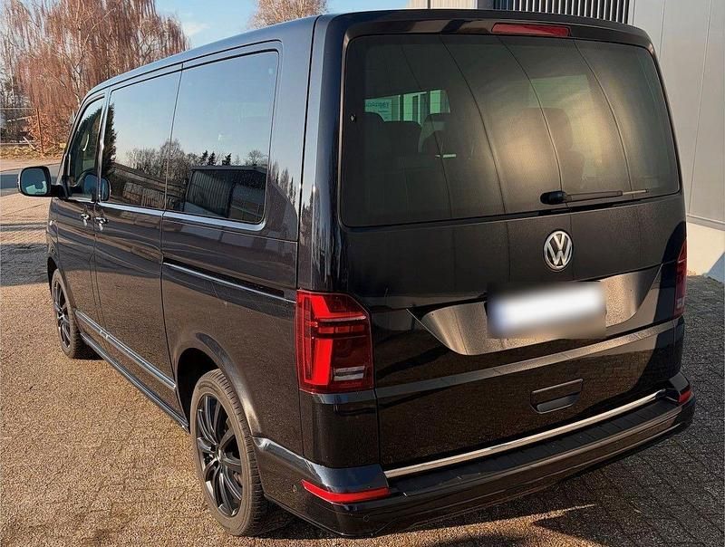 Second-hand VW Multivan Generation Six 204 CP (150 kW) 2021 Negru Monovolum