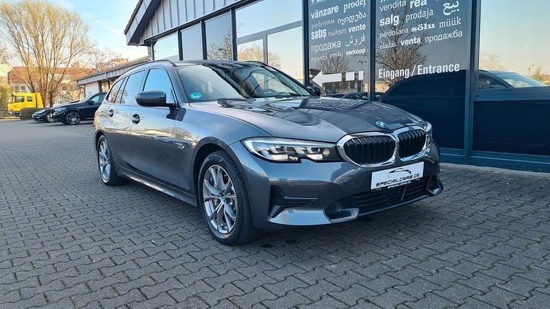 Gebraucht BMW 330e Sport Line 252 PS (185 kW) 2021 Grau Limousine
