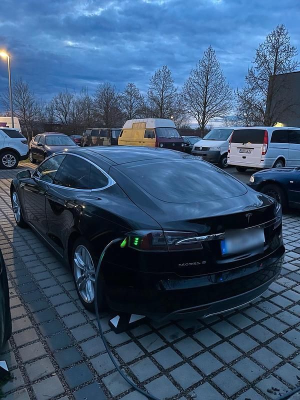 Gebraucht Tesla Model S 269 kW (367 PS) 2015 Schwarz Kleinwagen
