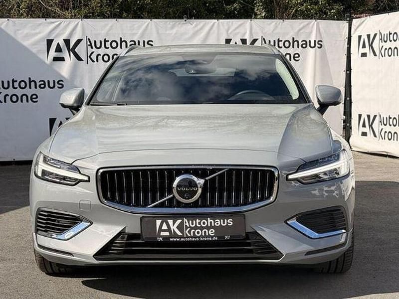 Gebraucht Volvo V60 Core 398 PS (292 kW) 2024 Grau Kombi