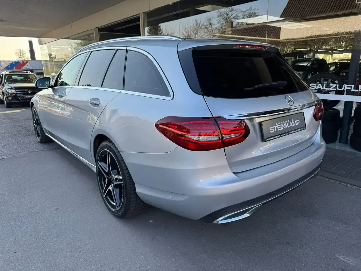 Gebraucht Mercedes C180 AMG 156 PS (114 kW) 2019 Silber Limousine