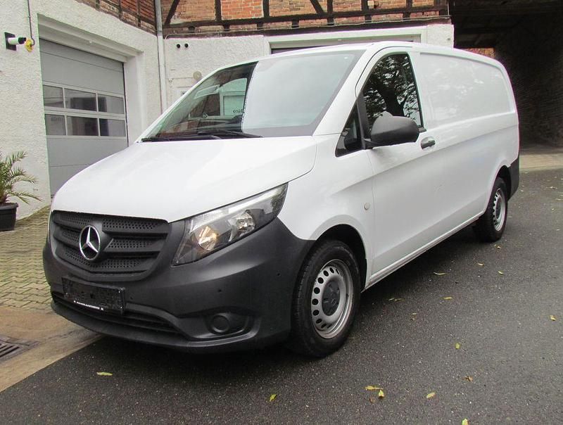 Weiß Gebraucht 2020 Mercedes Vito Van / Kleinbus | 14.490 € (Superpreis) - Bild 1/4