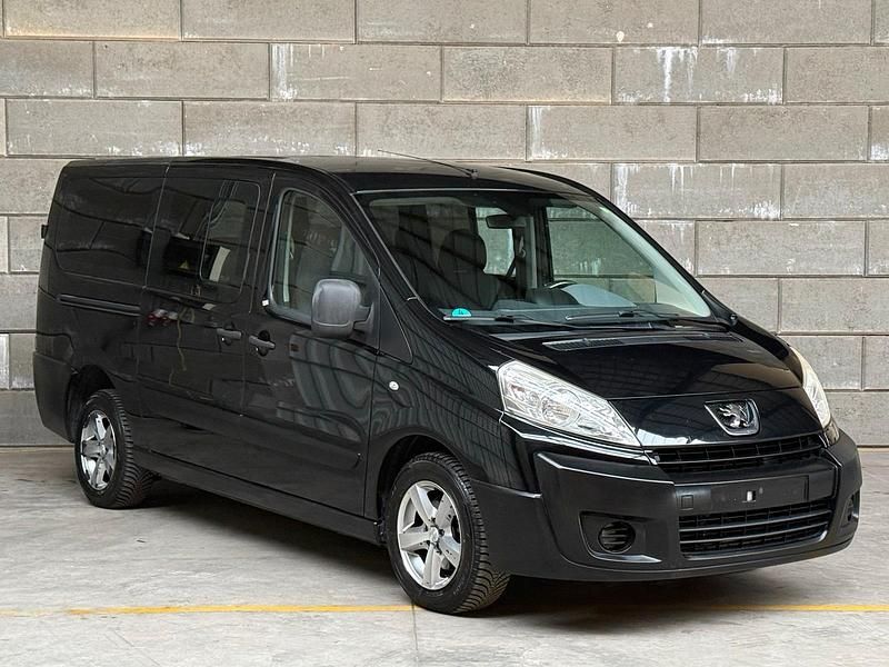 Gebraucht Peugeot Expert 88 PS (64 kW) 2011 Schwarz Van