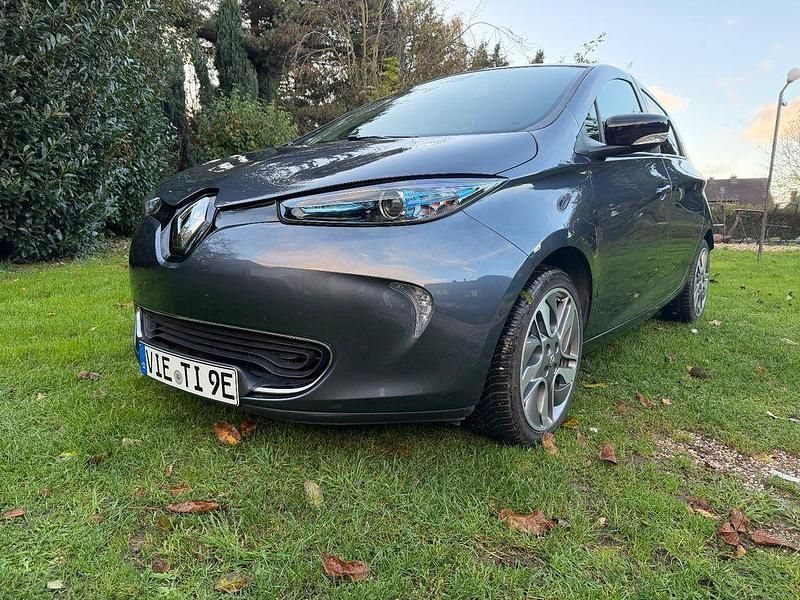 Grau Gebraucht 2017 Renault Zoe Intens Kleinwagen | 7.300 € (Guter Preis) - Bild 1/4