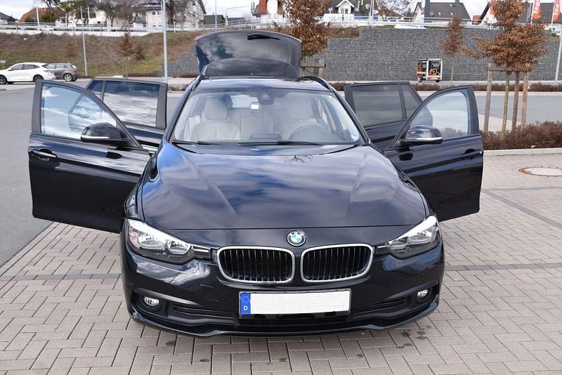 Gebraucht BMW 320 Advantage 190 PS (139 kW) 2017 Schwarz Kombi