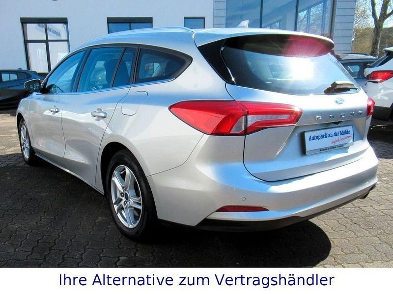 Usata Ford Focus Cool & Connect 101 CV (74 kW) 2021 Argento Berlina