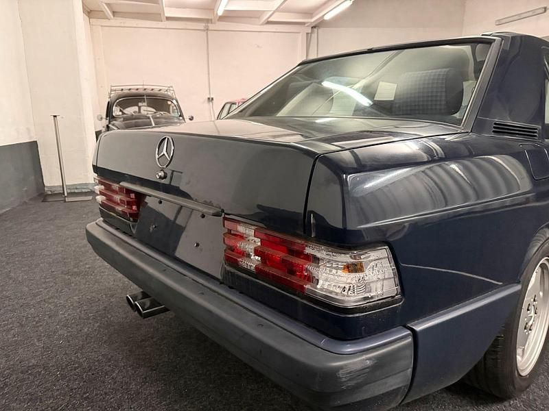 Gebraucht Mercedes 190 Sportline 109 PS (80 kW) 1992 Blau Limousine